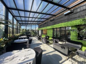 retractable sunrooms for restaurant patios